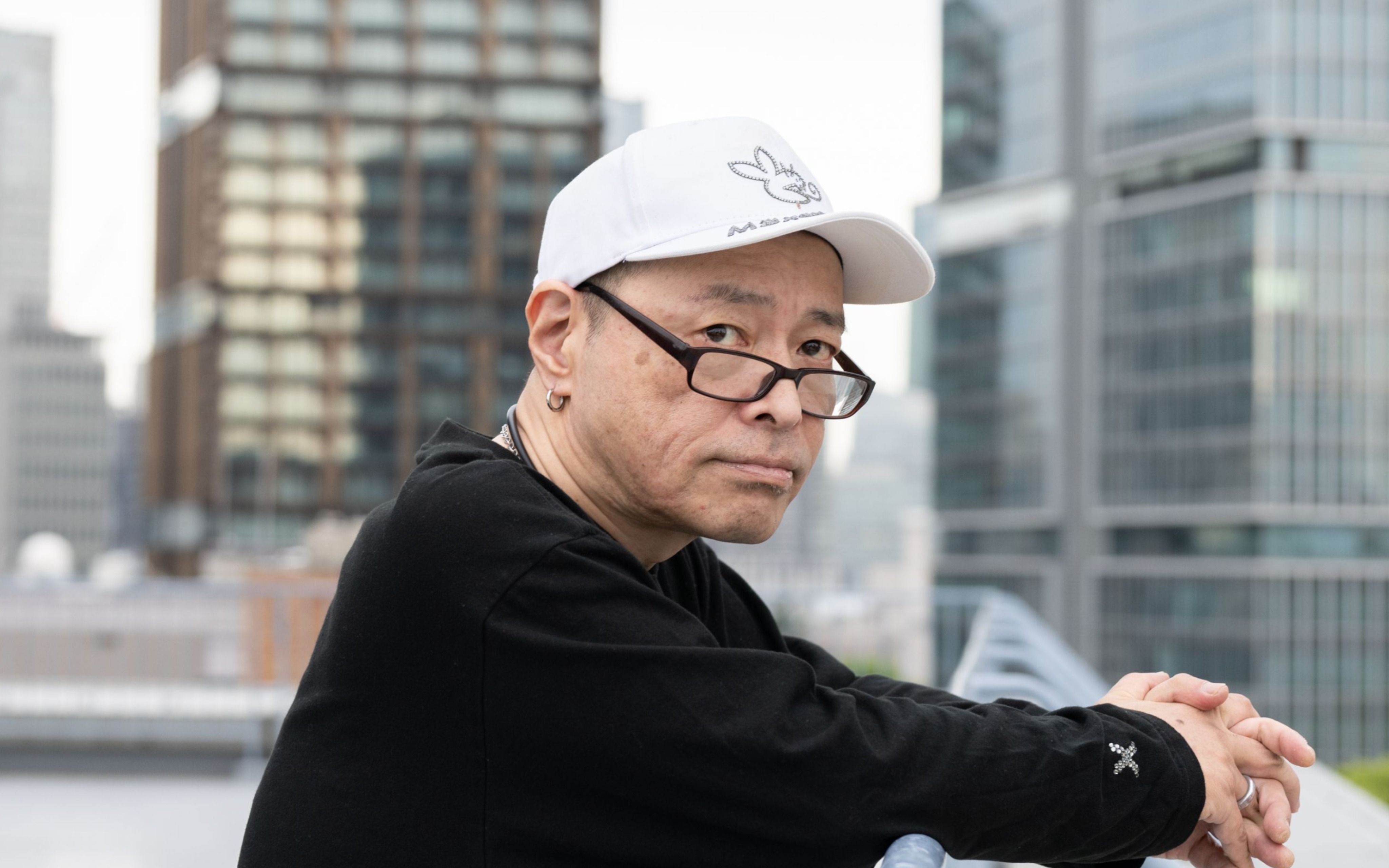 母は輸血を拒否したまま亡くなった」「葬儀にも呼ばれず」…元C-C-B関口