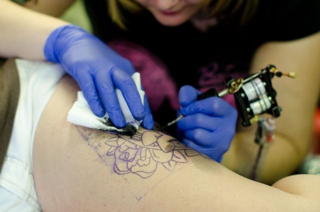 このひと手間 なくせるのでは タトゥーを入れて不便だったこと 意外と平気だったこと 文春オンライン Goo ニュース