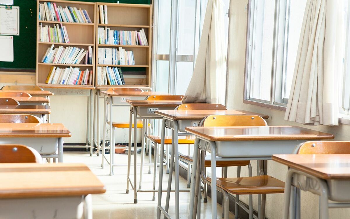 「触っても、触らなくても責められる」精神疾患で休職する教員が“過去最多”に達した日本の学校が抱える“キビシイ現状”とは | 文春オンライン