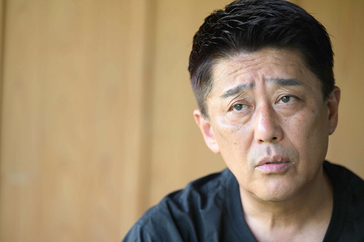 [写真](3ページ目)「たばこもテレビも一生懸命作っているし、なくならないと思うんです」喫煙者でテレビマン・坂上忍（55）が世の中“ダメ”に