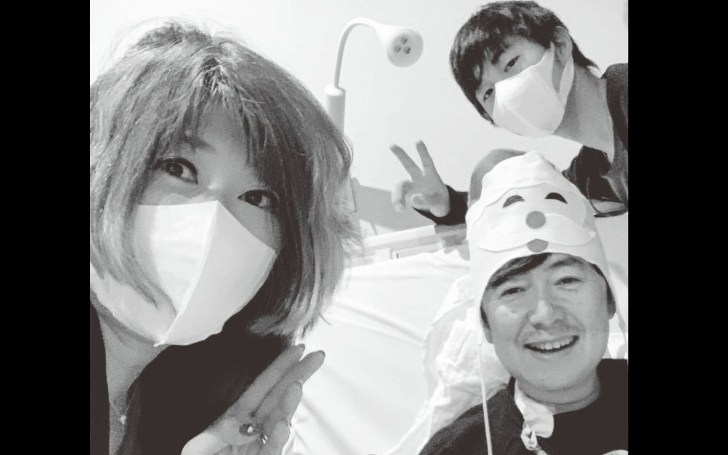 岡江久美子さんの訃報、密着取材も中止…「今退院して大丈夫なのか?」抗がん剤治療から仮退院をした笠井信輔アナが“自室にこもった”理由
