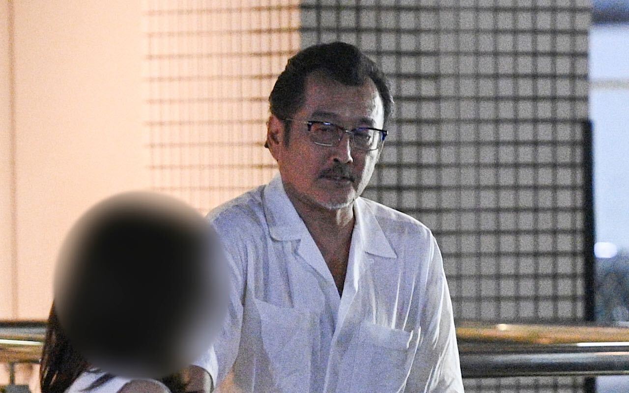 結婚しても腹はくくれない 芸能界のカサノヴァ 吉田鋼太郎 61 が口説いた役者志望の代美女 文春オンライン