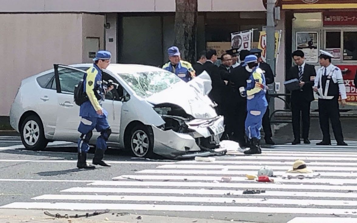 高齢者運転 7つの掟 逆キツネポーズ ができない人は要注意 19上半期best5 文春オンライン