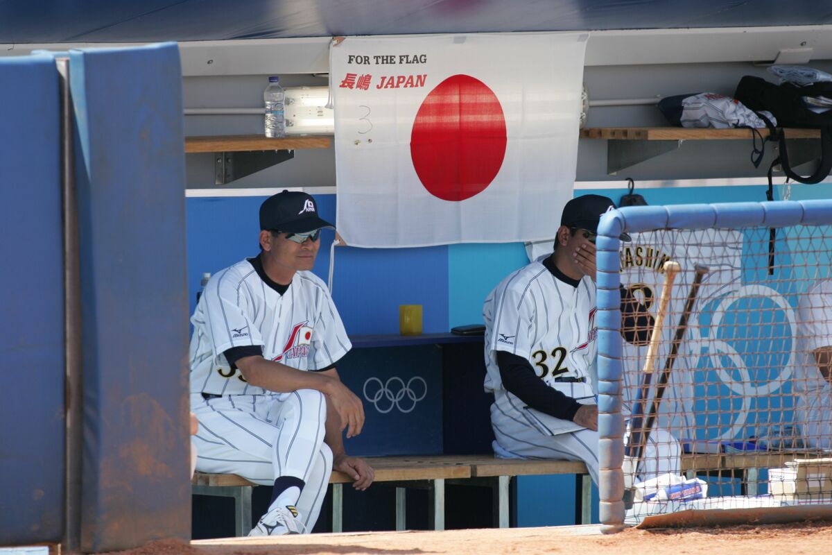 ミスタープロ野球(長嶋茂雄)の巨人第２次監督時代の記念写真建て 