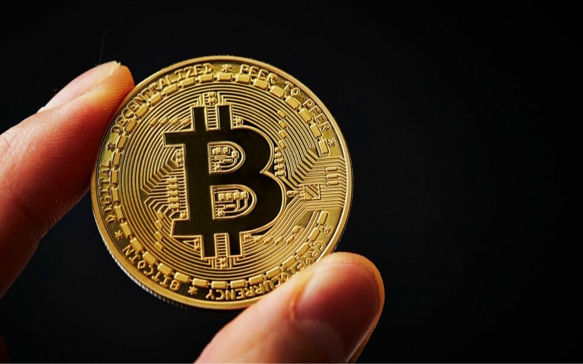 ビットコインの発案者「サトシ・ナカモト」とは何者か? 総資産は10兆円…その正体に迫る最新情報《21世紀最大級のミステリー》 | 文春オンライン