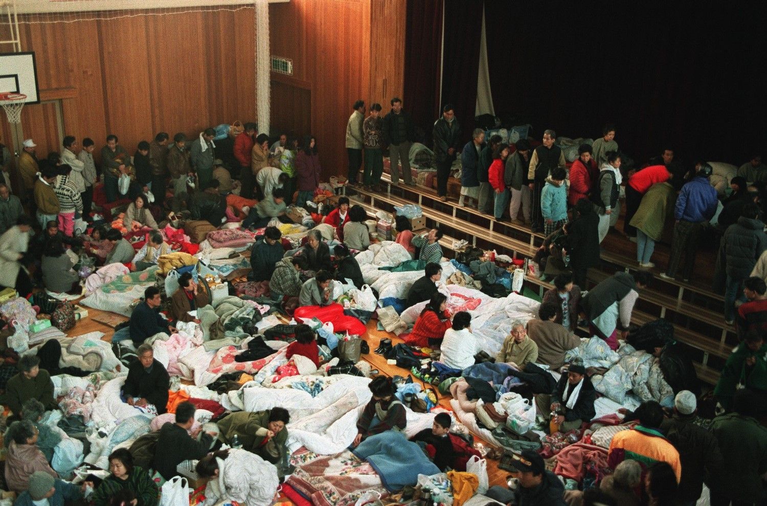 [写真](2ページ目)阪神・淡路大震災から25年 「首都直下地震」でも起こりうる“直接死”以外の危機 | 文春オンライン