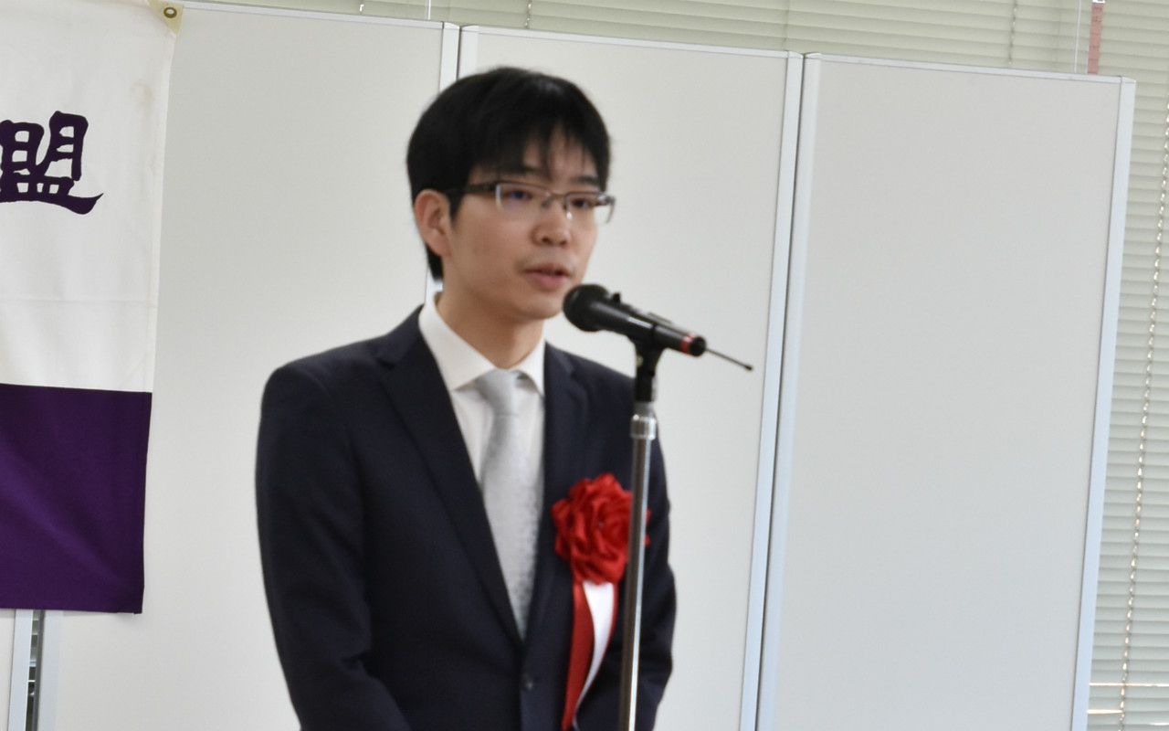 豊島将之名人が史上9人目の快挙 将棋界 三冠王 の歴史を言葉でふりかえる 観る将棋 読む将棋 文春オンライン