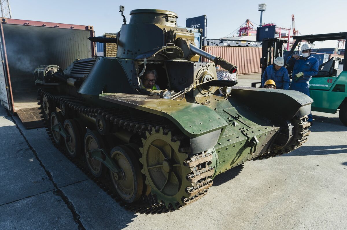 [写真]《18年ぶりの祖国の地》単なるミリオタじゃない「平和な未来のために」旧日本軍九五式軽戦車を取り戻した有志の“血とカネ” 文春オンライン