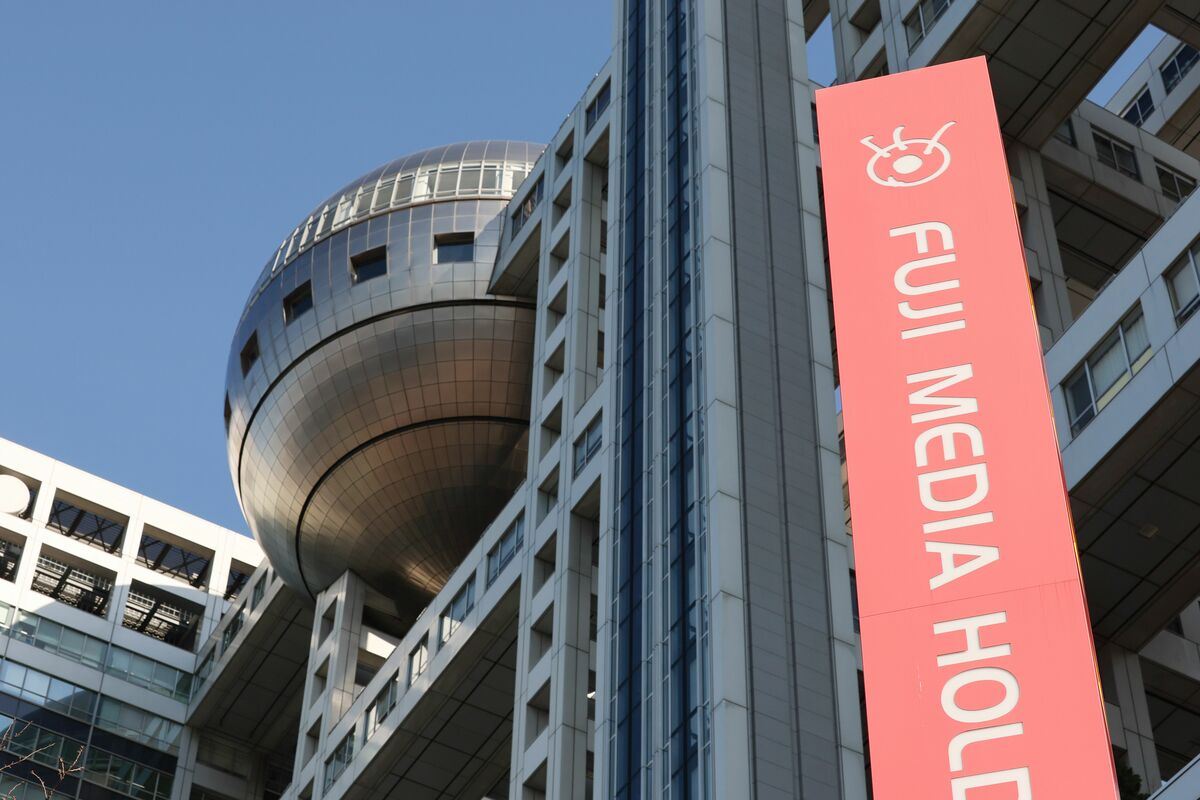 [写真]フジ人気女性アナ「報道の顔」「めざましアナ」が電撃退社へ…フジテレビは「お答えしておりません」と回答 | 文春オンライン