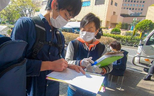 《首相発言が話題に》日本人の「6人に1人が貧困」　“生活保護”をイメージで語る人が知らないこと | 文春オンライン