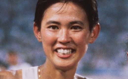 「レースに出ないなら、代表は辞退しろ」と電話、スタッフのミスで失格も…“遅い選手だった”有森裕子がオリンピックで快挙を成し遂げるまで | 文春オンライン