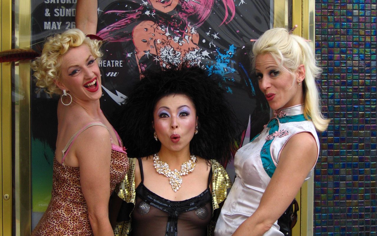 突然の妊娠からのラスベガスで バーレスク結婚式 を開催 エロチカ バンブーがヌードショーに人生をかけるワケ キャバレーの表と裏 文春オンライン