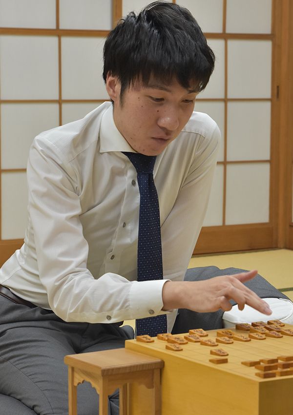 写真 2ページ目 高野智史四段が新人王戦優勝 師匠 木村一基王位からの助言は 一つ勝てば違うから 観る将棋 読む将棋 文春オンライン