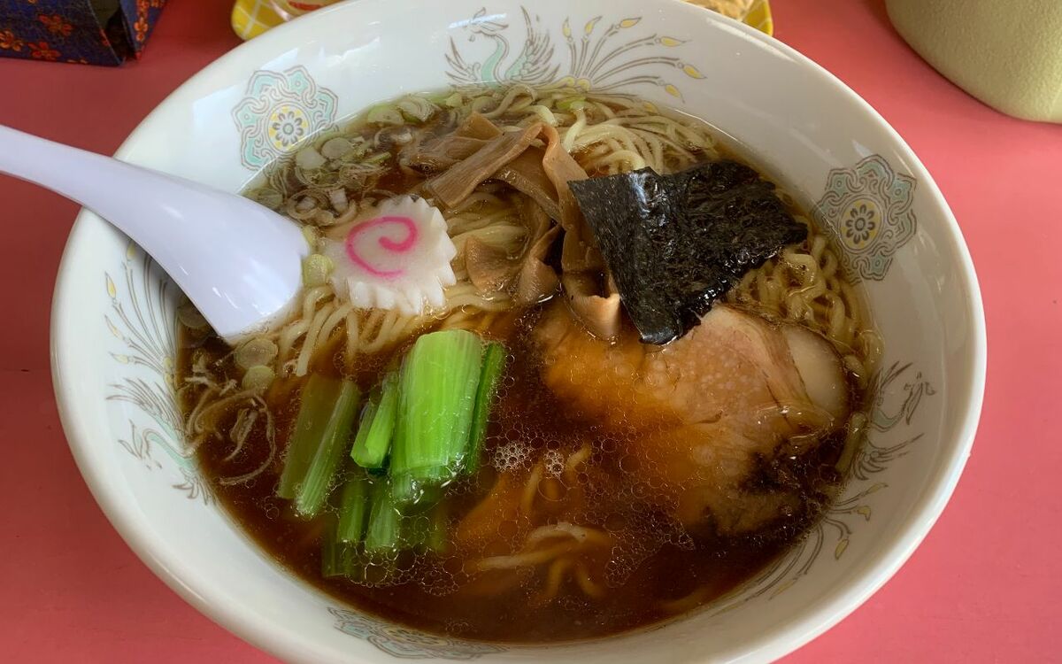 口コミサイトは間違いだらけ 東秋留の 昭和から続く中華料理屋 550円のラーメン は王道の味だった 文春オンライン