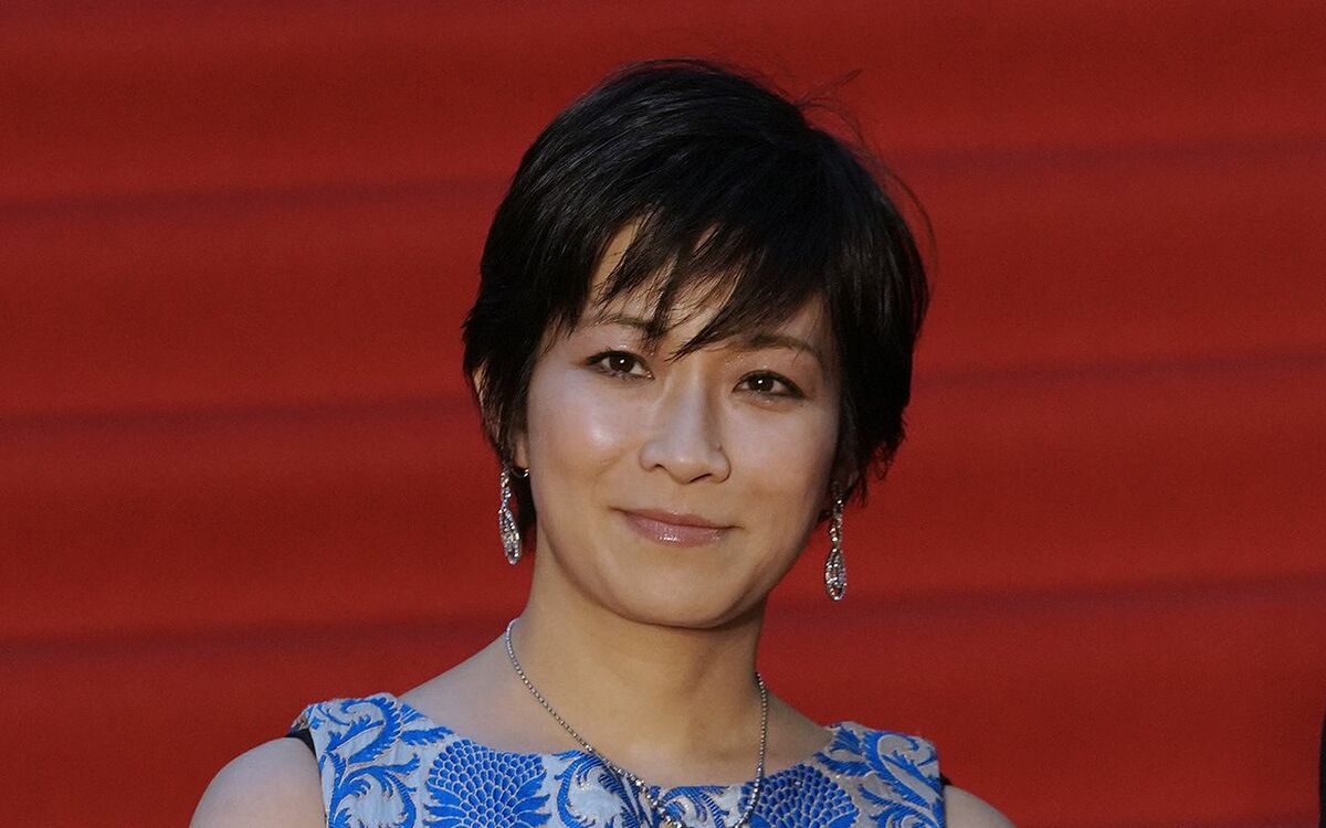 “4億タワマン”望月衣塑子の「ブレない錬金術」《新著でグラビアも…》 | 週刊文春