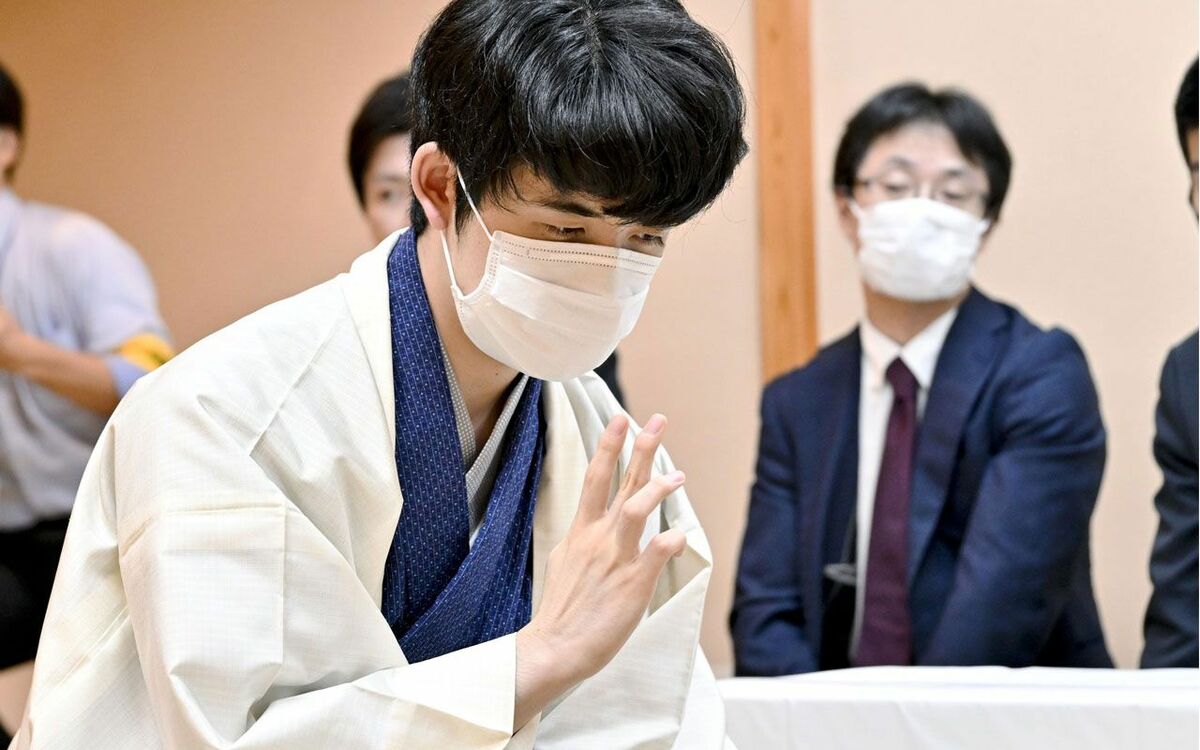 [B! 将棋] 負けを覚悟した藤井聡太はガックリと…その後の逆転劇を棋士は誰でも経験している「血が逆流し、全身から汗が吹き出す」 | 観る将棋 ...