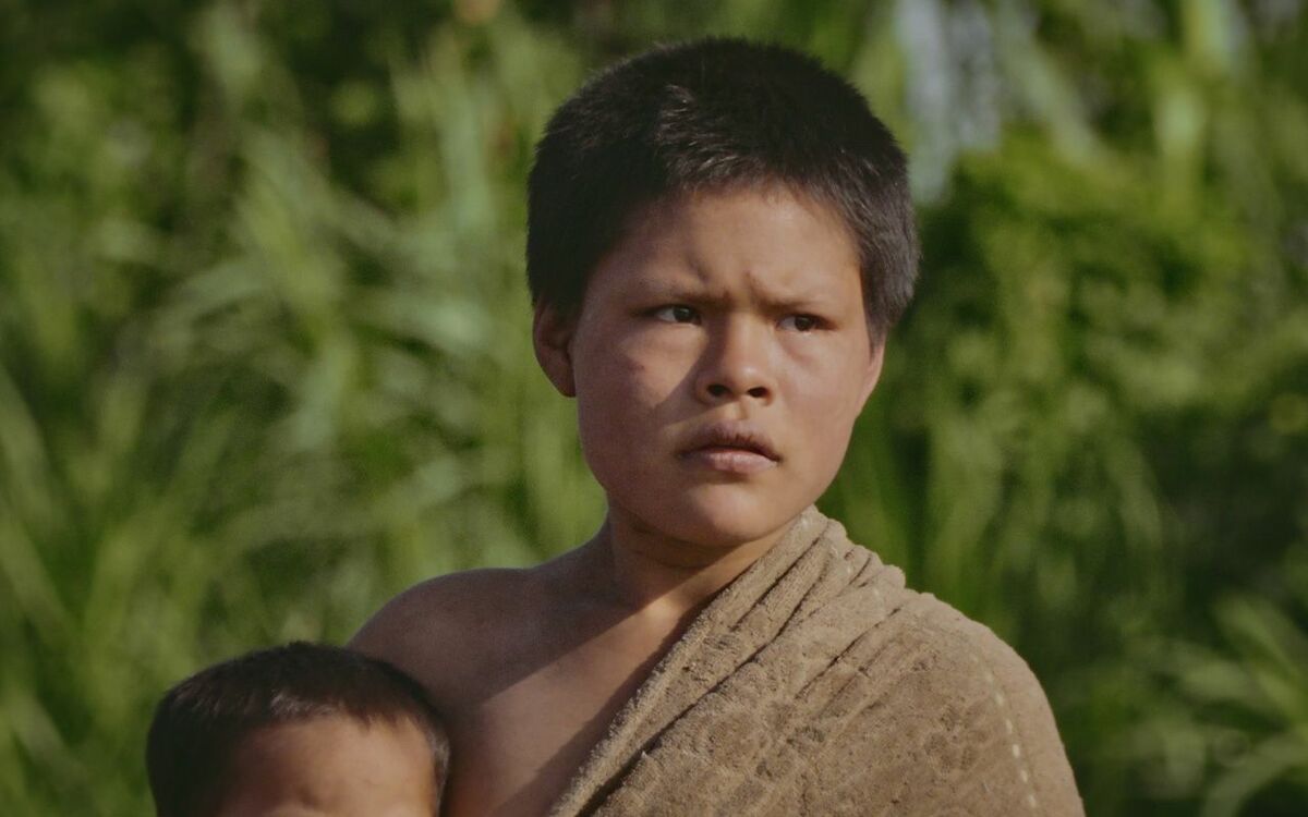 「現場に散弾銃が2丁あった」“イゾラド”が100人超の集団で出現→集落の男性を矢で攻撃する直前に起きた“ある事件”とは | 文春オンライン