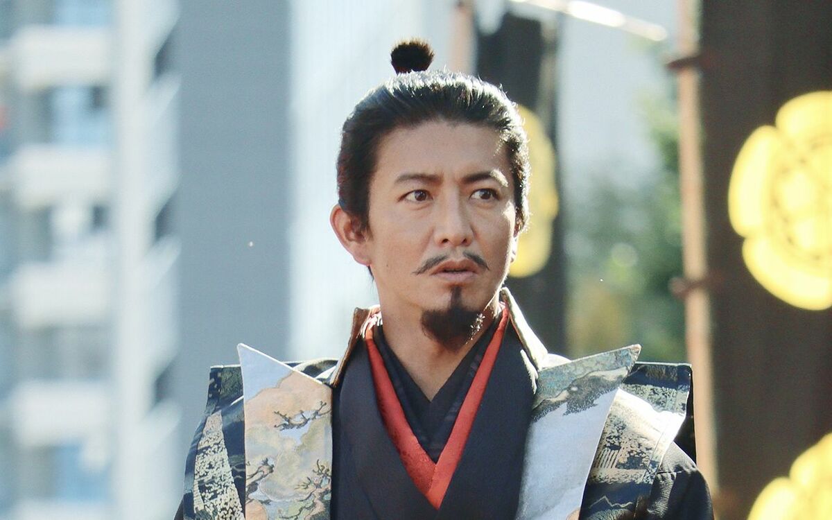 番宣23本出演、普段とは違うキムタクを見せたが…木村拓哉“信長映画”がそれでも赤字の理由 | 文春オンライン