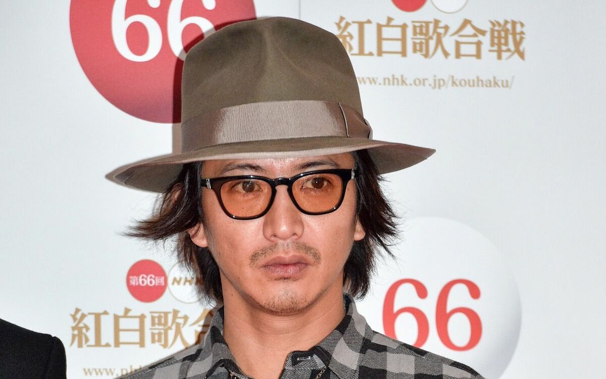 2ページ目 人妻を抱擁 スタッフにウィンク 裏切り者 木村拓哉が 再ブレイク を果たした本当の理由 文春オンライン