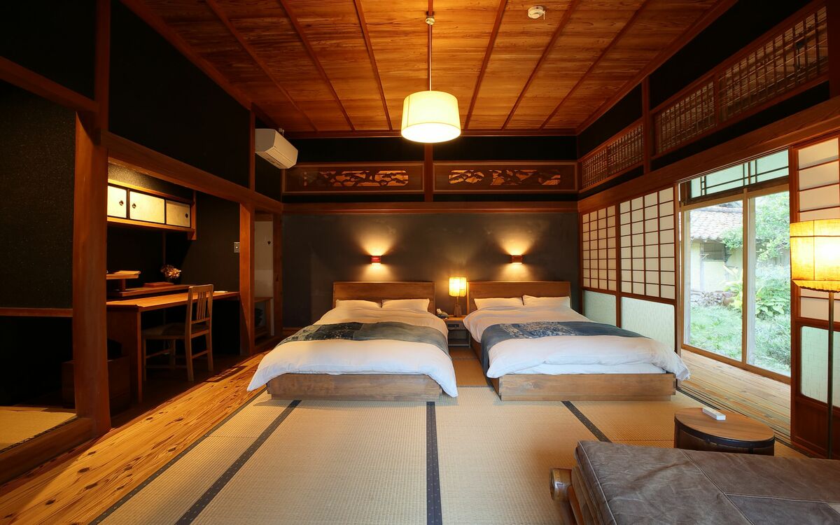 普通の宿はもう飽きた? 旅好きにこそ島根県の「古民家一棟貸ステイ」を激推ししたい | 移動編集部 | 文春オンライン