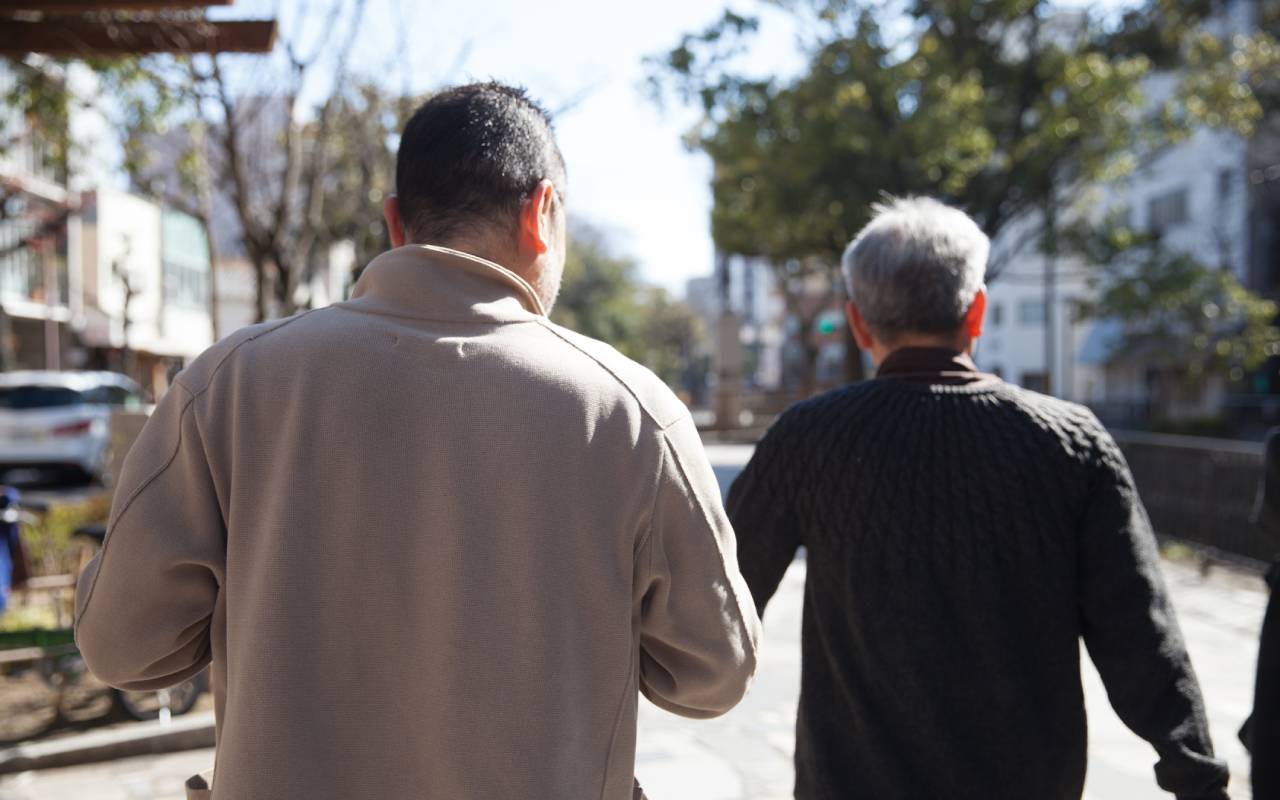 住人の大半は高齢単身男性 若者のほとんどは 寿町の ドヤ を守り続ける管理人が明かした本音 文春オンライン