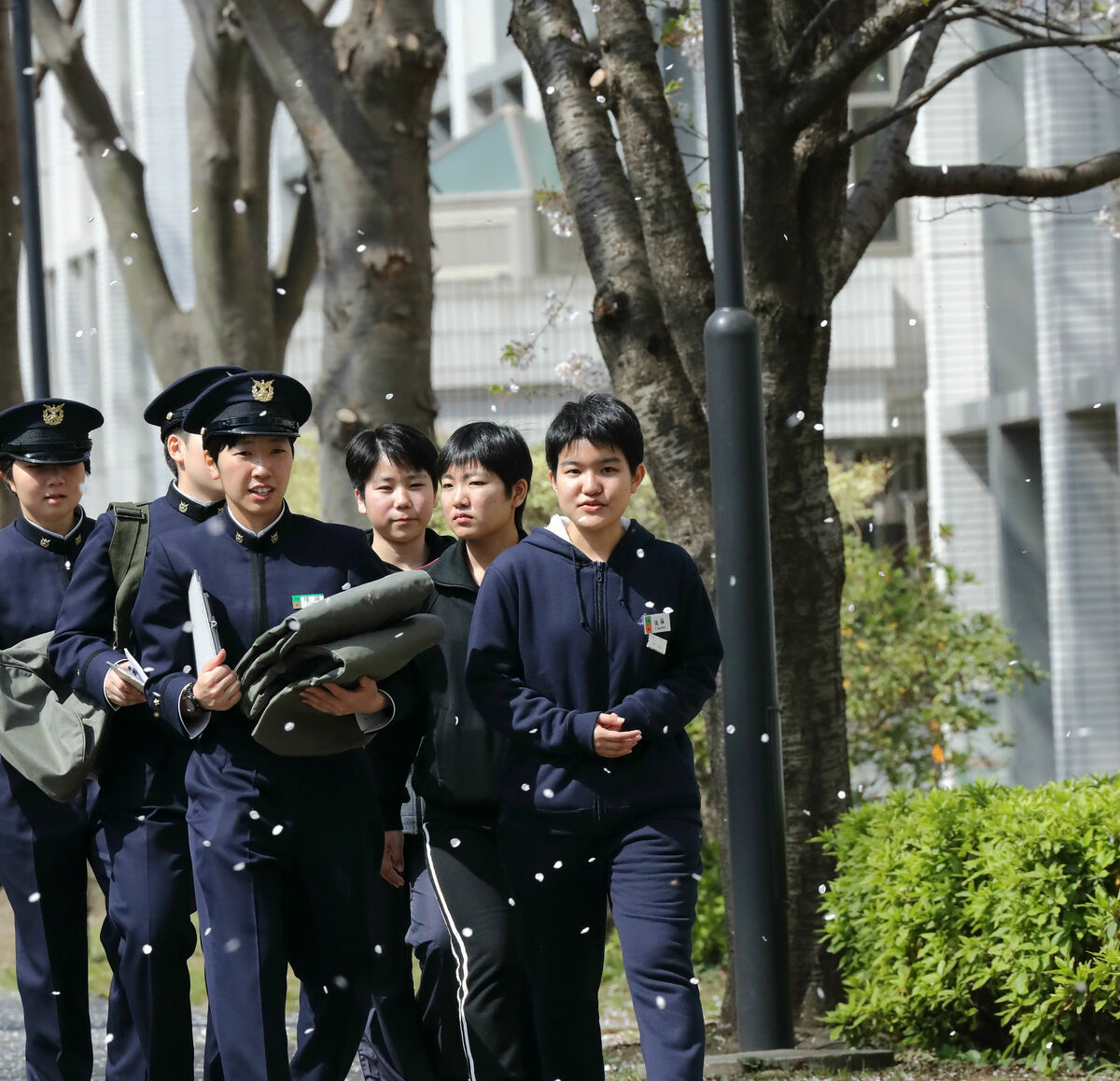 写真]スマホも携帯もない世界「防衛大学校」はネタの宝庫だった | 文春オンライン