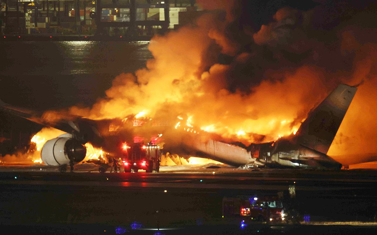 羽田空港「JAL機炎上」全真相　現役管制官が緊急告発！「離陸も着陸も」C滑走路の異常