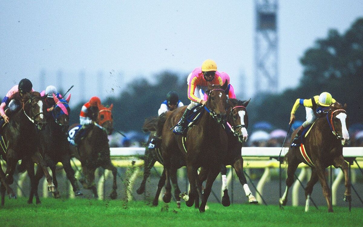 「こんなに凄い競馬をする馬は見たことがない」名伯楽が明かした“シンボリルドルフをも超えた”名馬とは？ 文春オンライン