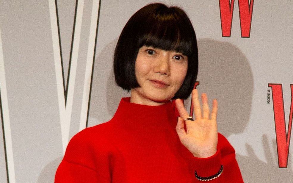 無表情で胸をもみしだかれる絡みに、日本語で絶唱…「野心なんてありません」というペ・ドゥナ（45）が世界中で愛され続けるシンプルな理由 | 文春オンライン