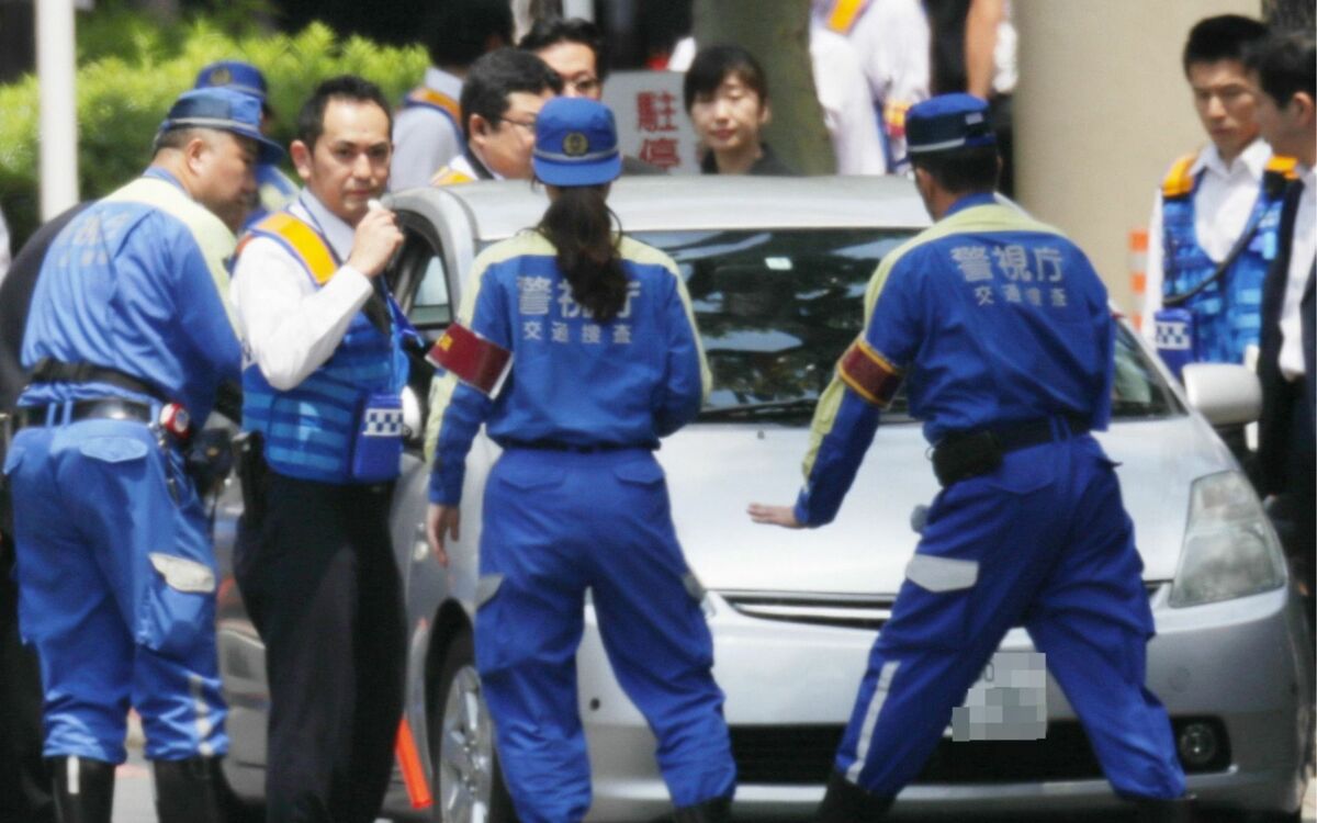 「死んでる？」「意識は？」時速84キロの車にはねられ地面に叩きつけられた被害者も…【死傷者12人】暴走した飯塚幸三の車が捉えた「衝撃の瞬間」《池袋暴走事故》 | 文春オンライン