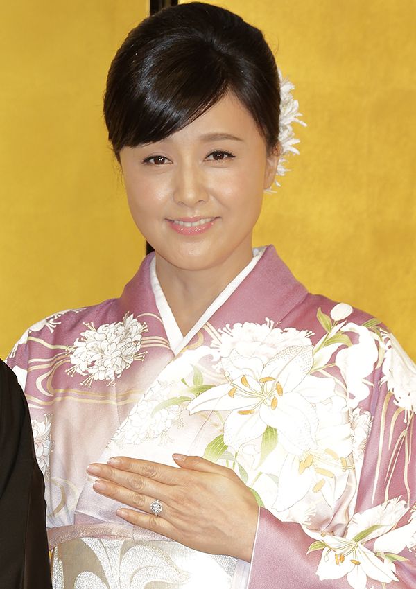 地球よーごめんね 藤原紀香 謎の コロナポエム に集まった批判 2020