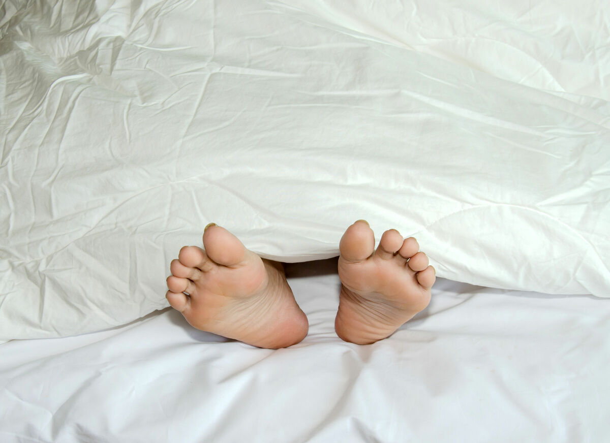 若い女性のレイプ死体 [写真]「若い女性の遺体を丸裸にして、局部を眺めていた」「それだけで終わらず…」滋賀の火葬場職員が行っていた“鬼畜すぎる所業” | 文春オンライン