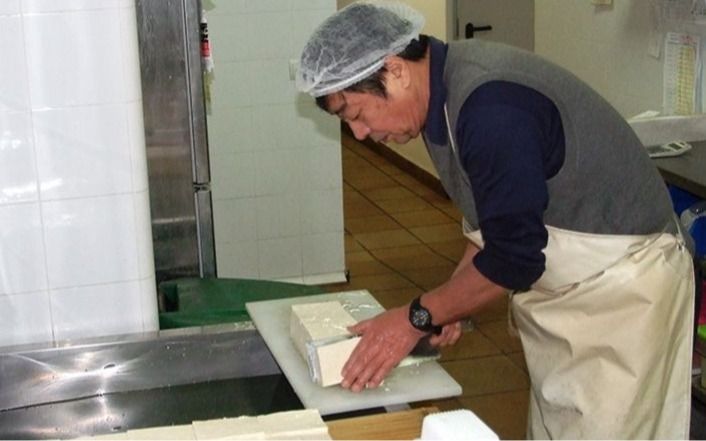 朝日新聞論説委員からバルセロナの豆腐屋へ…驚異のキャリアチェンジはいかにして可能となったのか？ | 文春オンライン
