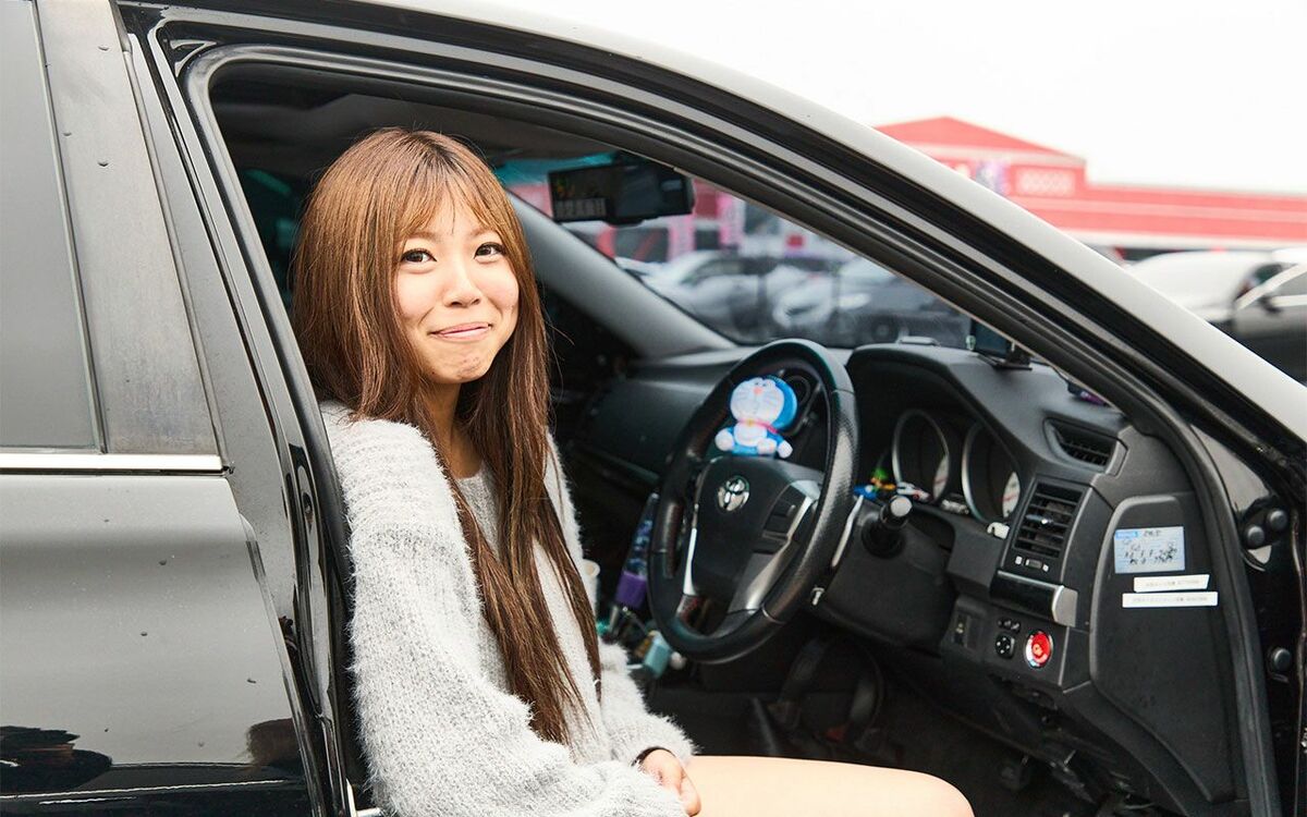 「車を仕上げるためにマックで副業して、めっちゃ働きました」...19歳で購入したマークXを改造する女性が“車だけはやめられない”とお金をつぎ込む理由とは?