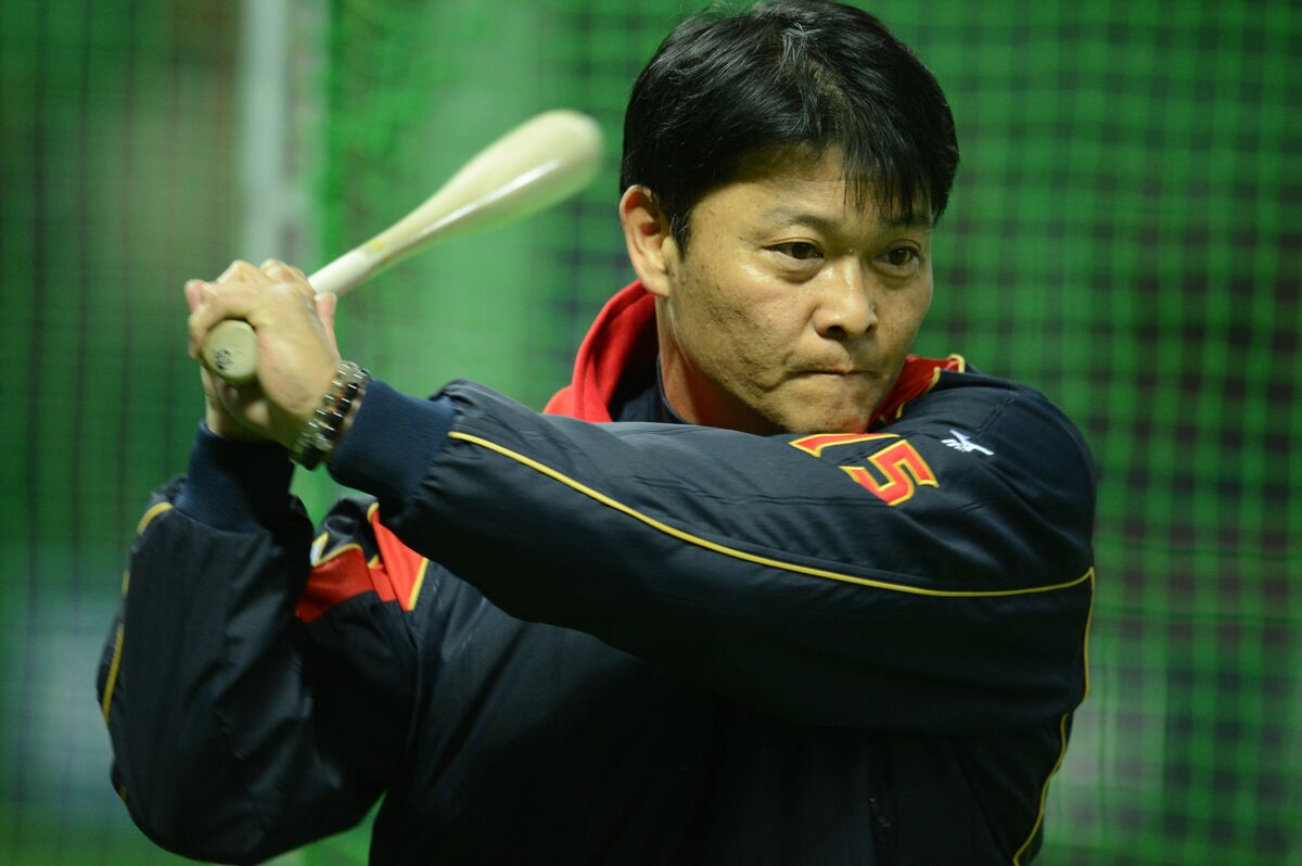 橋上監督代行「何もしない」采配で巨人急上昇…阿部前監督の不評練習メニューが消えて「皆のびのびと野球ができるようになった」 | 文春オンライン