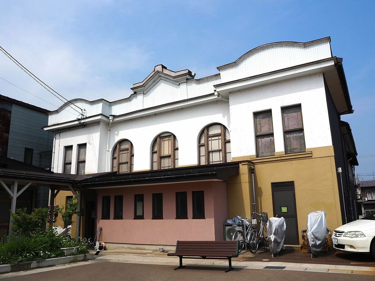 [写真](20ページ目)〈現地写真多数〉開業からなんと111年…！ 現存する“日本最古級”の映画館“高田世界館”が素敵すぎた 文春オンライン