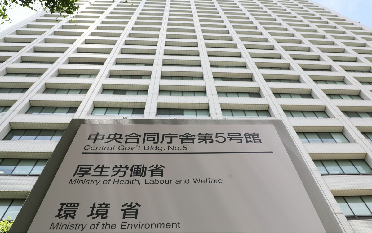 「出生数過去最少」を各紙はどう報じた？日経は「数字で分析」したのに、朝日は一面で「副長官コメント」のナゾ | 文春オンライン