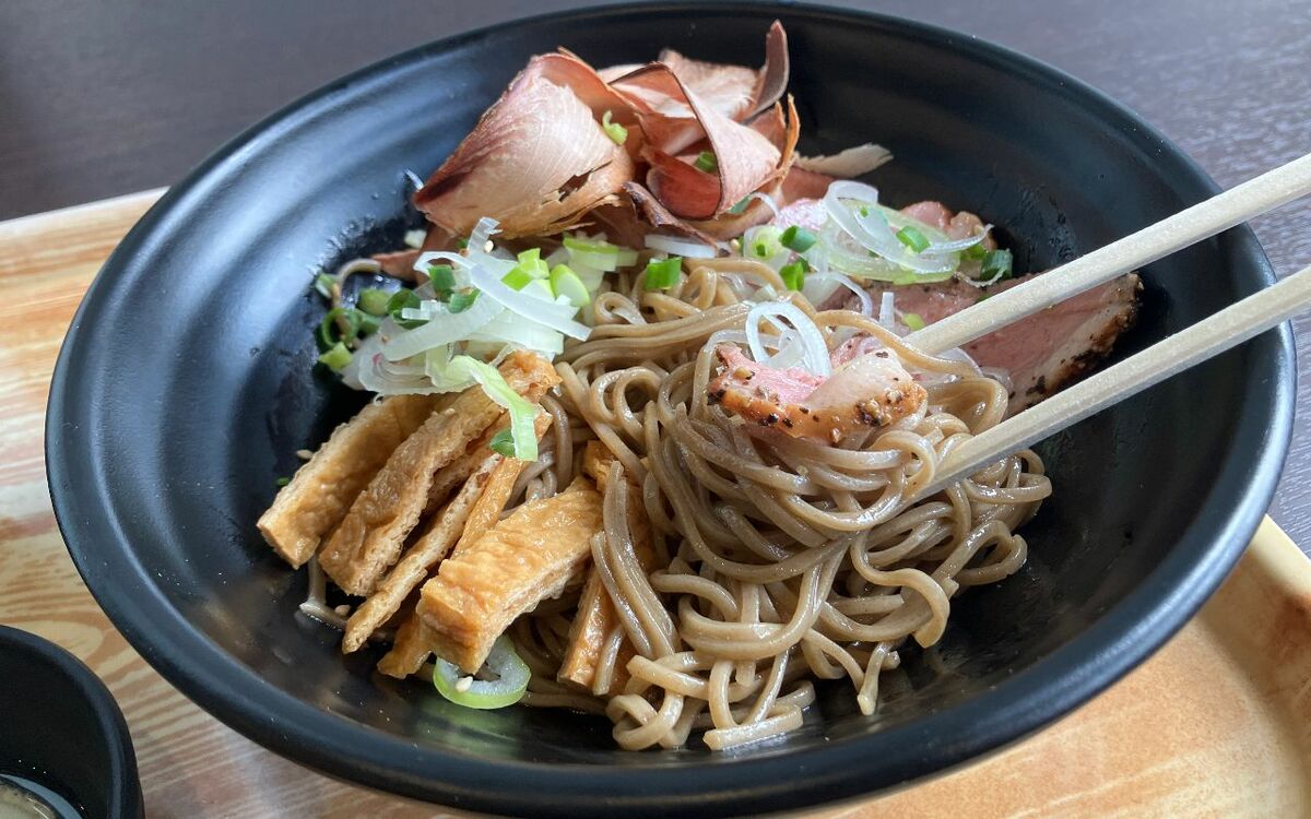 建築土木系会社運営の立ち食いそば屋が増加中…いったいなぜ？ 新高島平