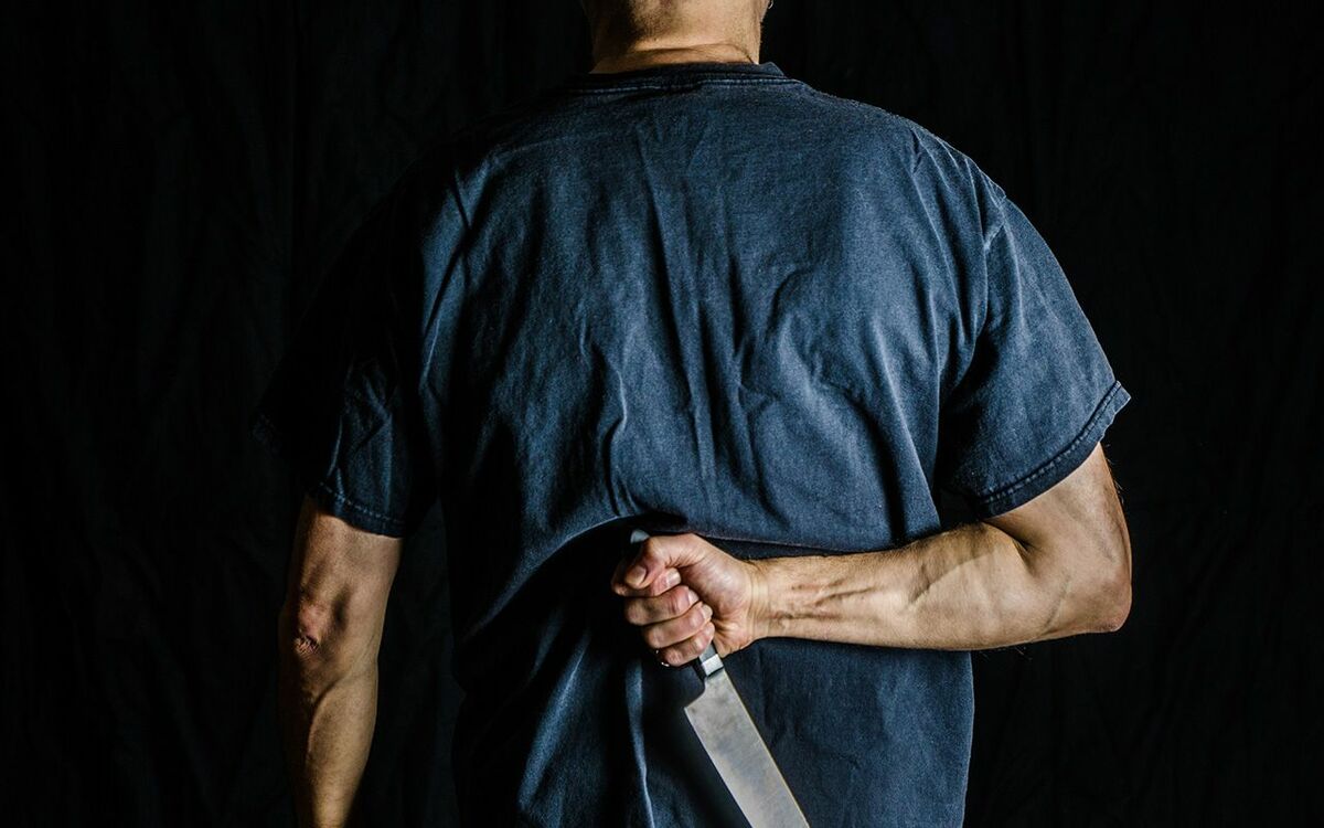 見つかったのは「乳房と下腹部を切り取られた」19歳女性の遺体…《一目惚れからストーカー化》29歳男が「殺人衝動」にかられた理由(昭和29年の事件) | 文春オンライン