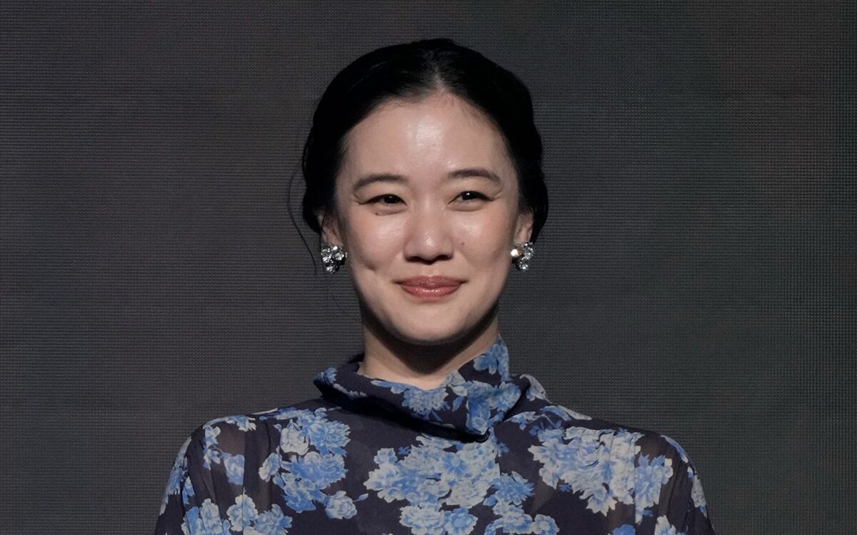 16歳で“援交ヒロイン”、岡田准一との熱愛も…わずか2カ月でスピード婚した蒼井優（41）の「厳戒プライベート」 | 文春オンライン