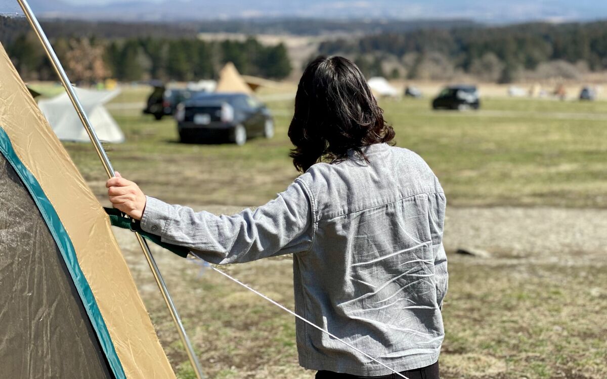 子ども　裸　キャンプ 