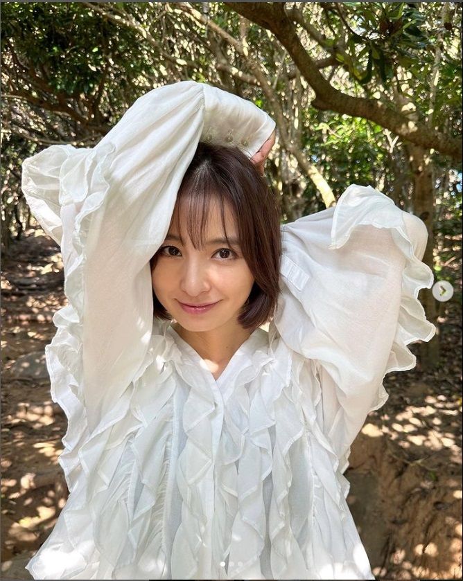 写真]「バレちゃったか～」“不倫疑惑”篠田麻里子(37)が不倫妻役で復帰