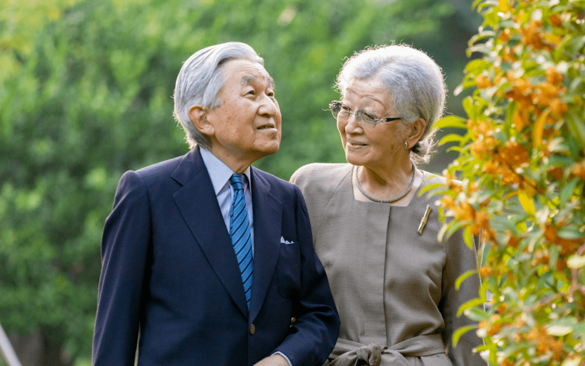 美智子さまが「本屋さんをゆっくり歩いてみたい」と…決行された朝10時の“渋谷ジュンク堂大作戦” | 文春オンライン