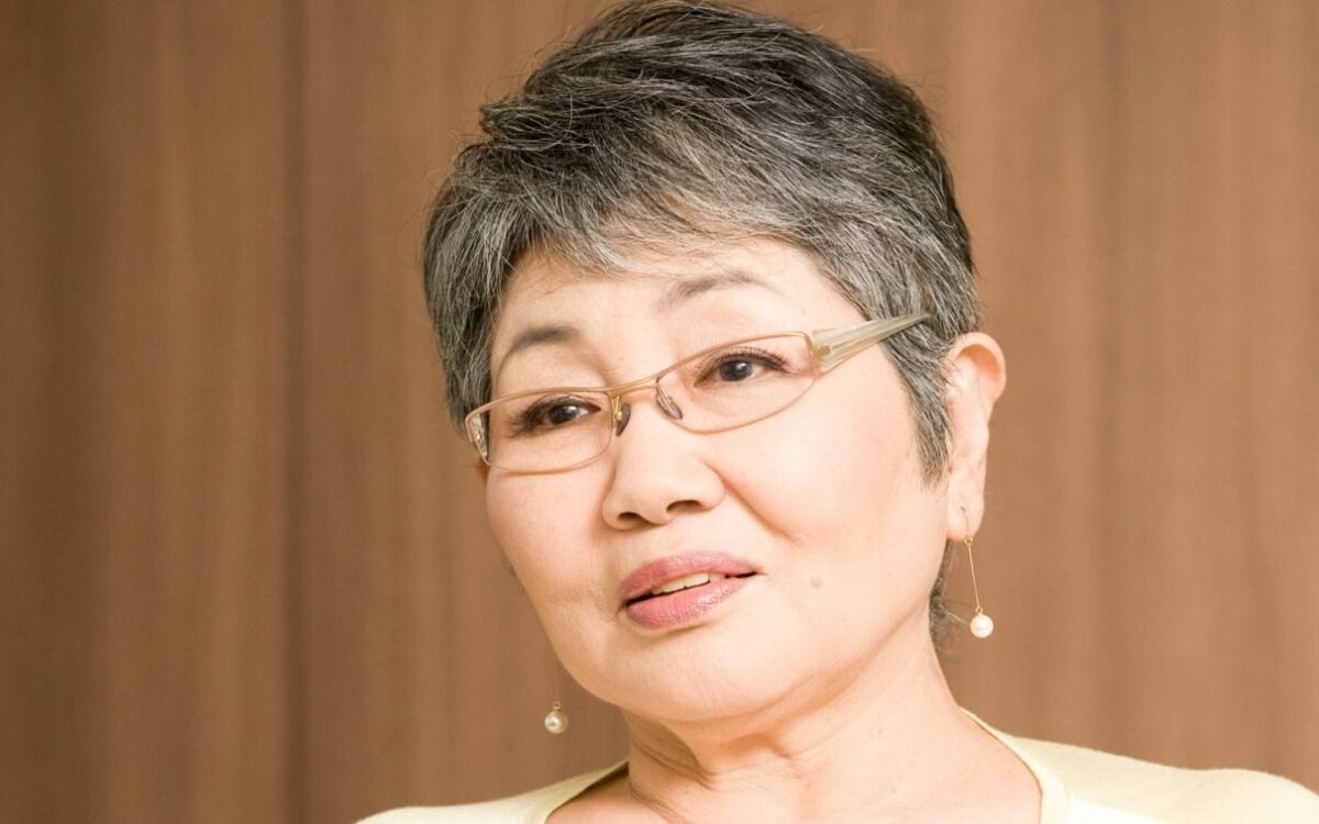 「なぜ母は私が憎かったのか」その答えをくれたのは美輪明宏さんだった…泉ピン子(78)が告白する、継母との壮絶な日々と“複雑な感謝” | 文春オンライン