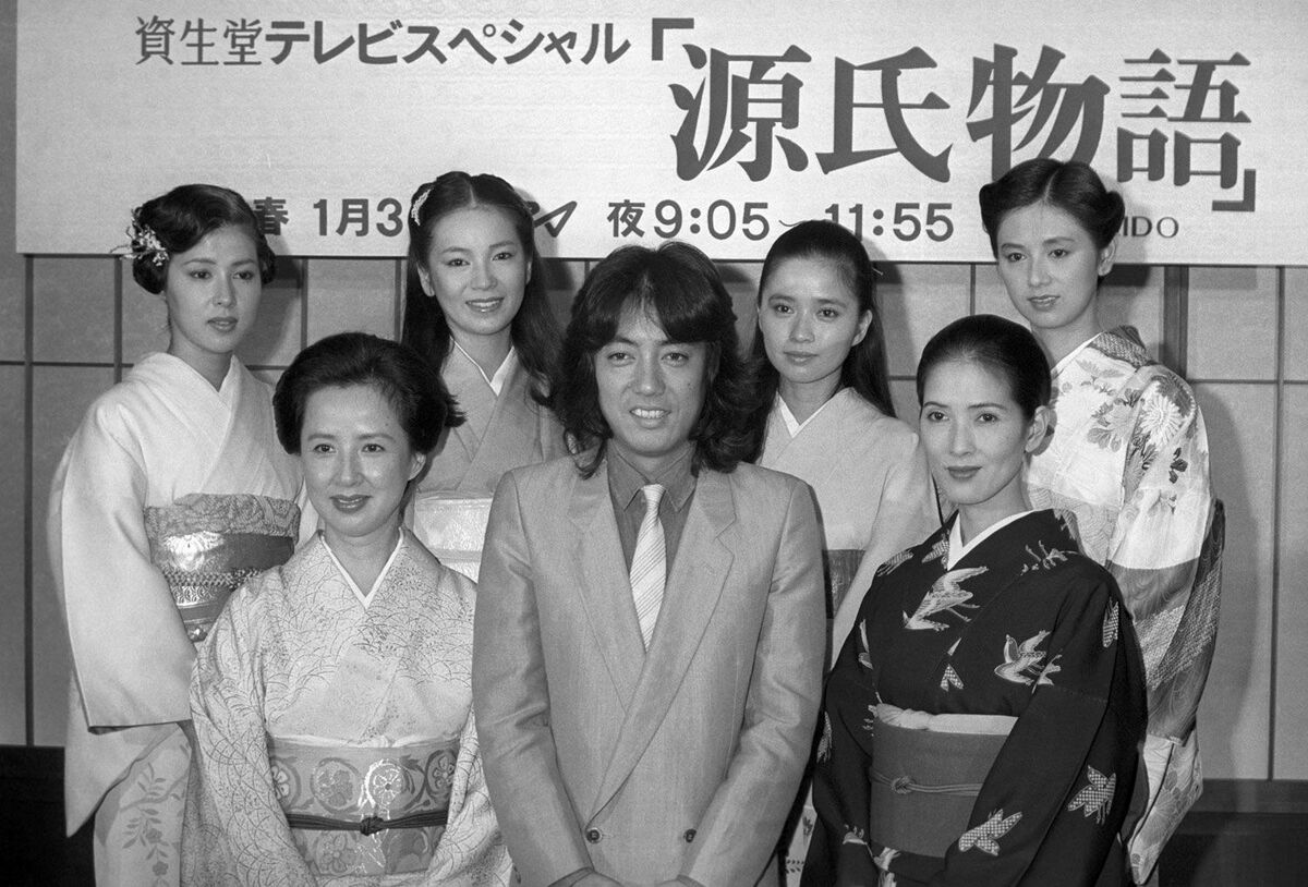 [写真](7ページ目)“隠れた売れっ子”朝加真由美67歳 転機となった20代の“伝説ヌード” | 文春オンライン