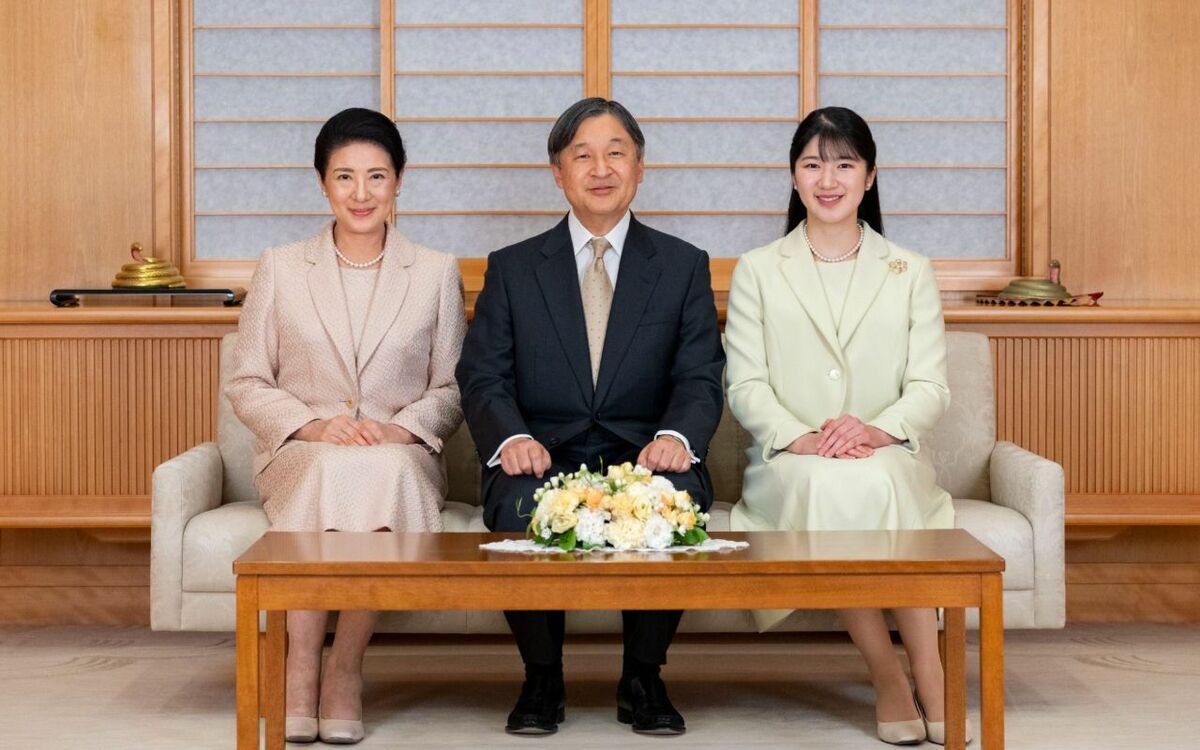 天皇ご一家＆愛子さまの公務を振り返る《ラオス公務、ファッションも