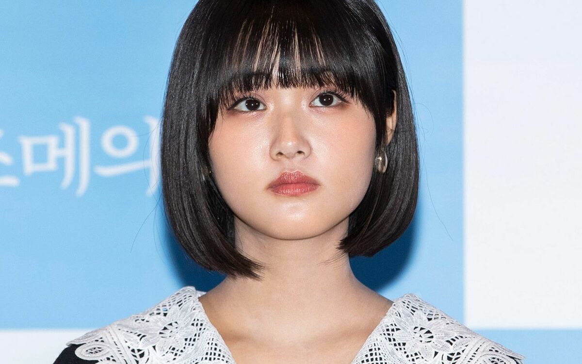 「生理が来ないの」チョコバナナをくわえ、自らの経血を…“狂気すぎるJK”を熱演、旧ジャニーズ系アイドルの【推しの子】原菜乃華（22）の早熟キャリア | 文春オンライン