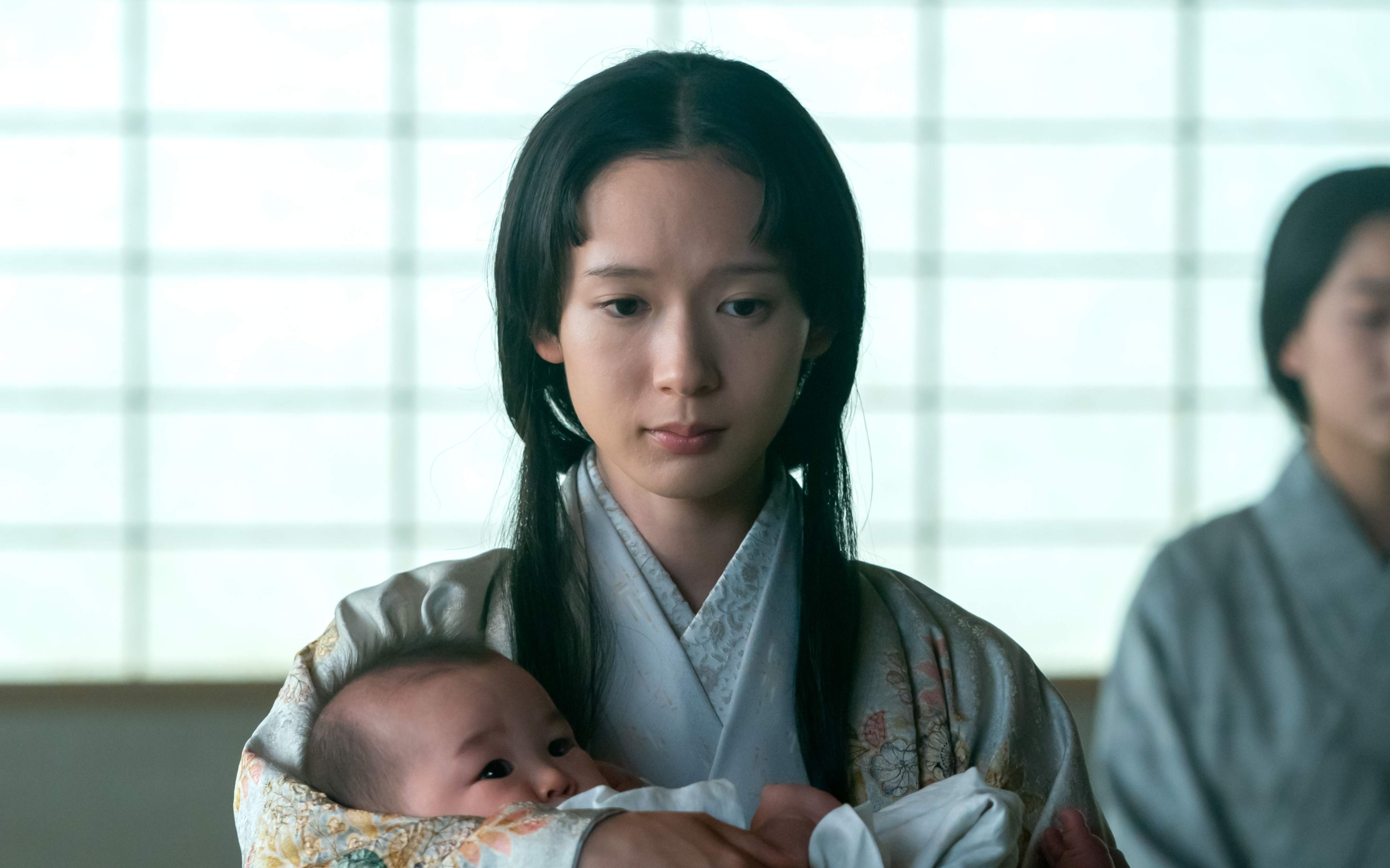 2ページ目)「全く違う髪型になりそうに」「カメラ回ってる？」と聞い  