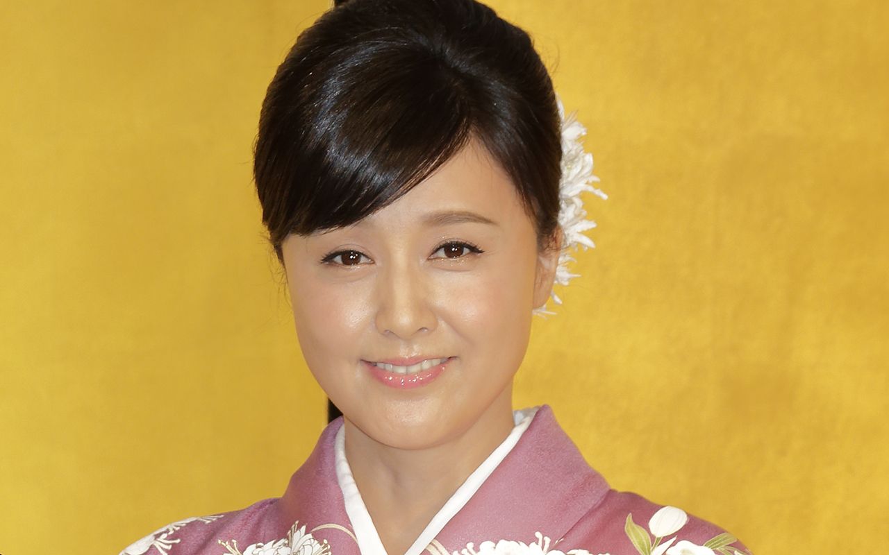 地球よーごめんね 藤原紀香 謎の コロナポエム に集まった批判 文春オンライン