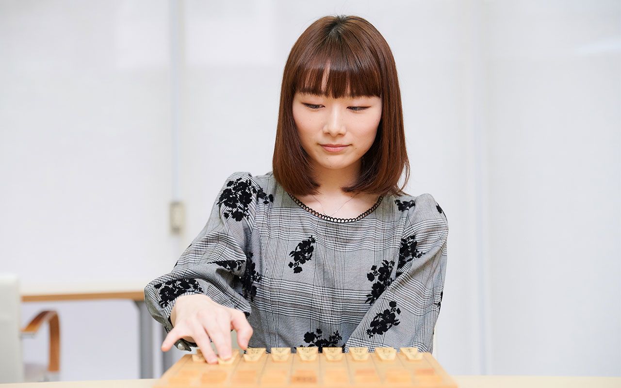 里見さん 西山さんとはいつか対戦したい 女流棋士が語るタイトルホルダーへの憧れと覚悟 観る将棋 読む将棋 文春オンライン